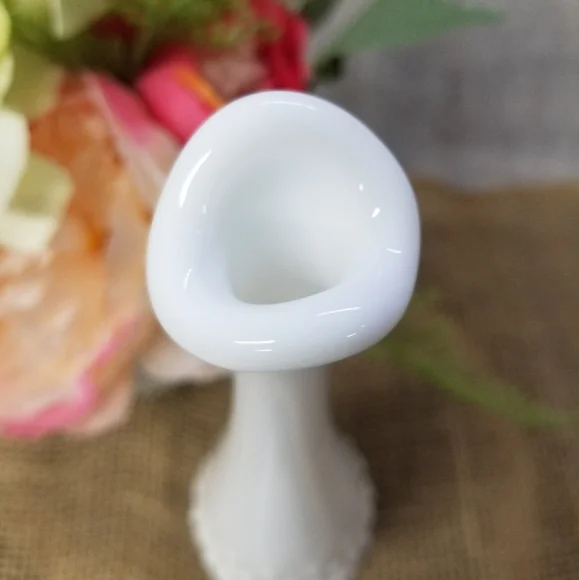 Fenton hobnail milkglass vase - Picture 2 of 6